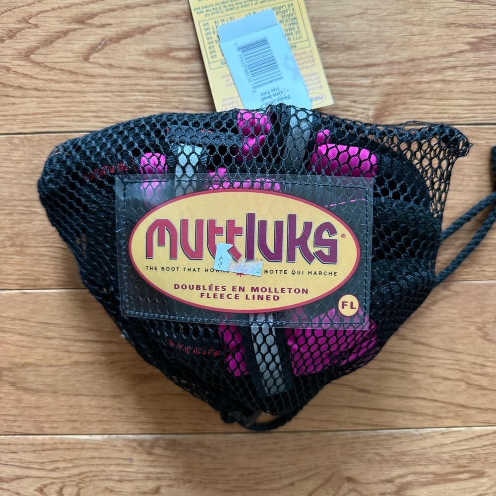 Muttluks Fleece Lined Boots, with bag size XS pink/black